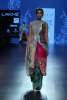 Ravishing Divya Khosla Kumar showstopper for “Garo by Priyangsu and Sweta” at the Lakme Fashion Week S/R 2016